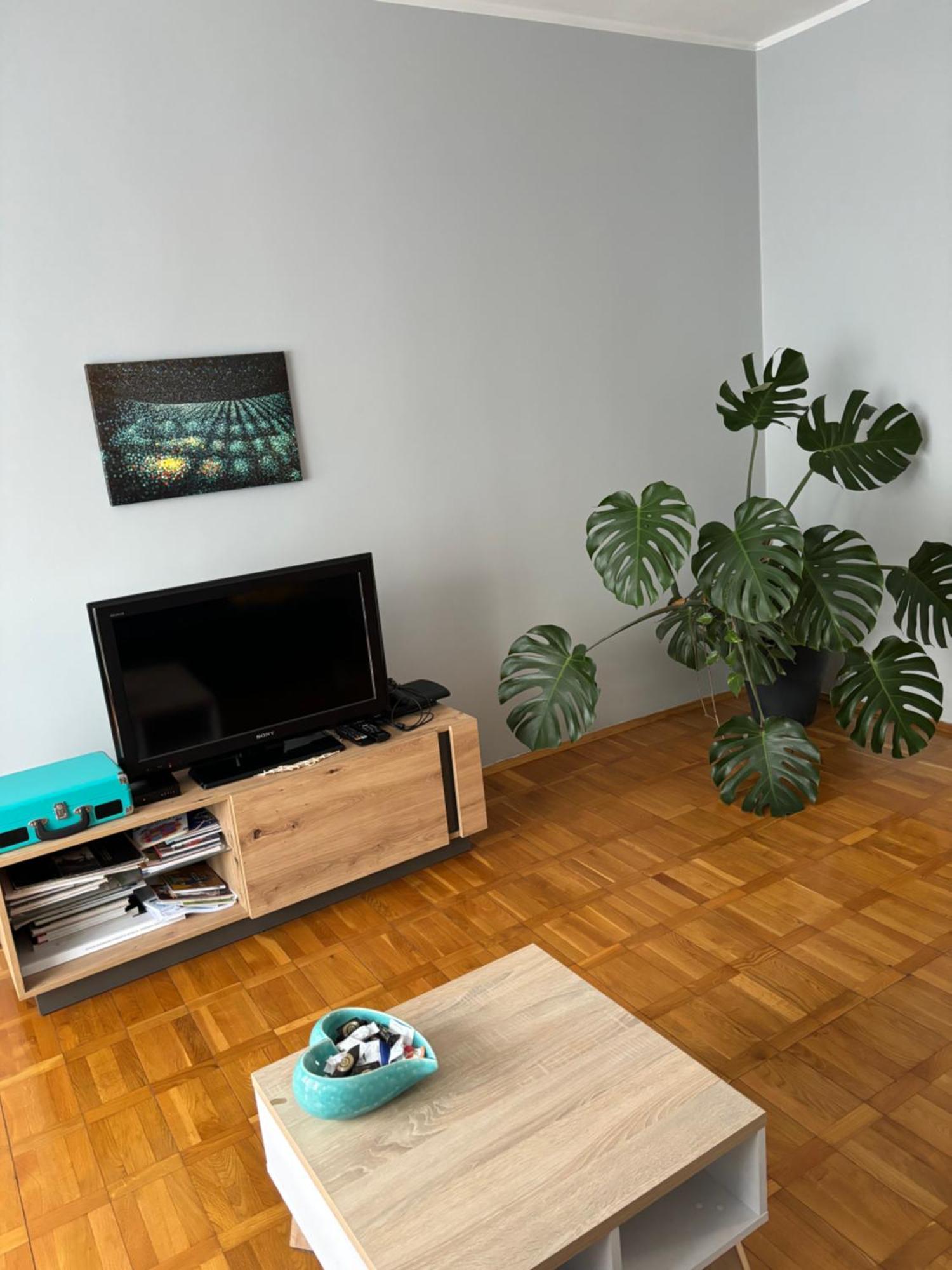 18 Apartment