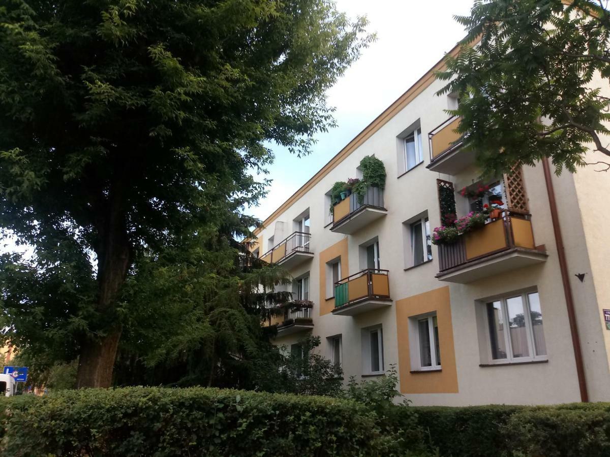 18 Apartment *